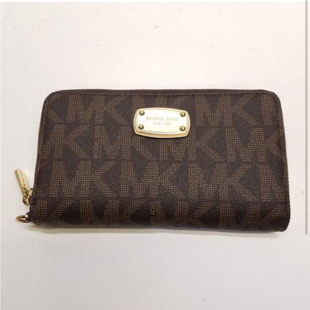 MICHAEL KORS Jet Set‎ Signature Wristlet Wallet in Brown